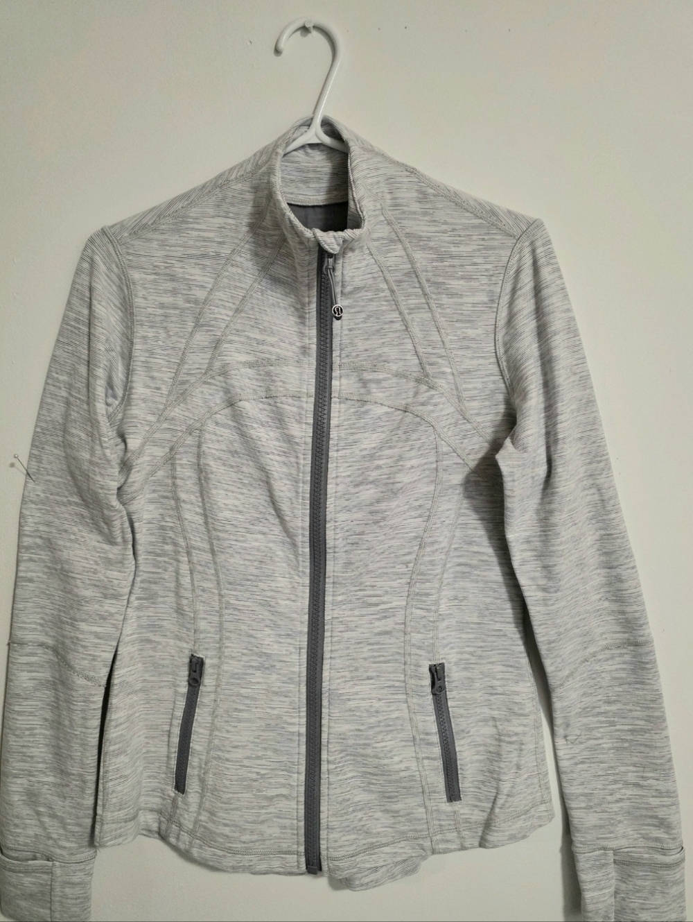 Lululemon Define Jacket Striped Heathered Gray White Full Zip Thumbholes Size 10